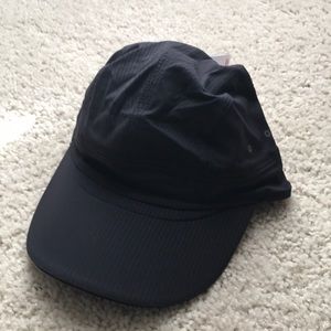Lululemon Race to Place Run Hat (one size)